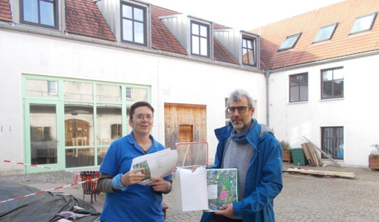 Übergabe der Umsetzungsvorschläge des NABU an die Waldorfschule Dresden-Strehlen Foto: Waldorfschule Dresden